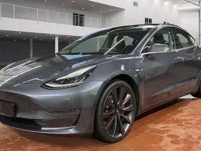 Grau Gebraucht 2020 Tesla Model 3 Long Range AWD Limousine | 27.950 € (Fairer Preis)