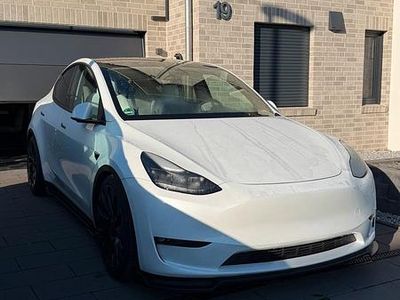 Second-hand Tesla Model Y 378 kW (514 CP) 2023 Alb SUV