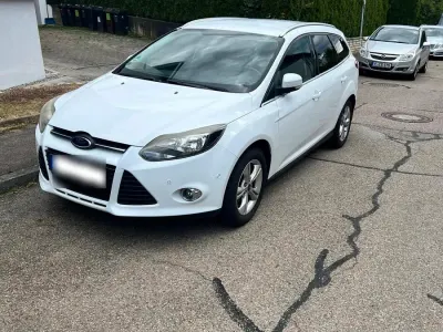 Gebraucht Ford Focus 105 PS (77 kW) 2012 Weiß Kombi