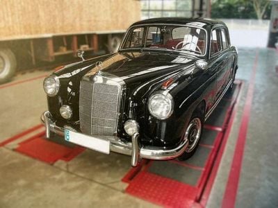 Gebraucht Mercedes 220 106 PS (77 kW) 1958 Schwarz Limousine