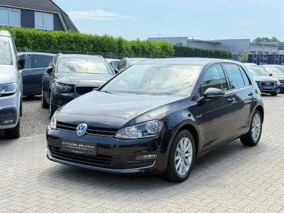 Gebraucht VW Golf VII LOUNGE 125 PS (91 kW) 2015 Schwarz Limousine