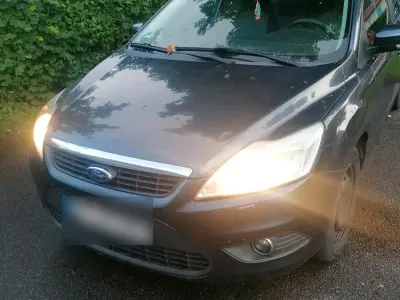 Gebraucht Ford Focus 110 PS (80 kW) 2009 Blau Kombi