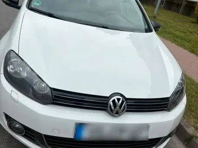 Gebraucht VW Golf VI 92 PS (67 kW) 2011 Weiß Kleinwagen