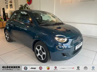 Gebraucht Fiat 500e Action 69 kW (95 PS) 2023 Grün Kleinwagen