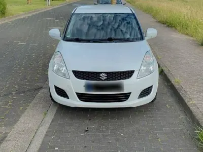 Gebraucht Suzuki Swift 94 PS (69 kW) 2012 Weiß Kleinwagen