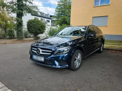 Gebraucht Mercedes C300 258 PS (189 kW) 2018 Blau Kombi