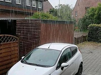 Weiß Gebraucht 2012 Ford Fiesta Trend Kleinwagen | 4.200 € (Fairer Preis)