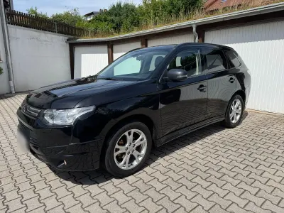 Gebraucht Mitsubishi Outlander 150 PS (110 kW) 2014 Schwarz SUV