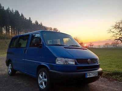 Blau Gebraucht 2000 VW Caravelle Van / Kleinbus | 8.300 € (Fairer Preis)