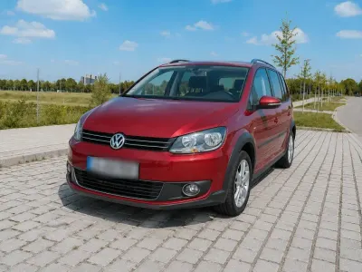 Gebraucht VW Touran 140 PS (102 kW) 2013 Rot Van / Kleinbus