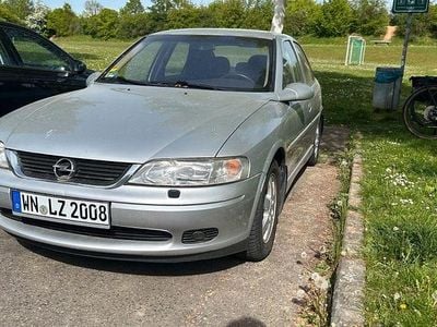 Usata Opel Vectra 101 CV (74 kW) 2001 Grigio Berlina