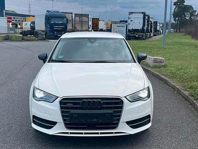 Weiß Gebraucht 2014 Audi A3 Premium Coupé | 10.450 € (Fairer Preis)