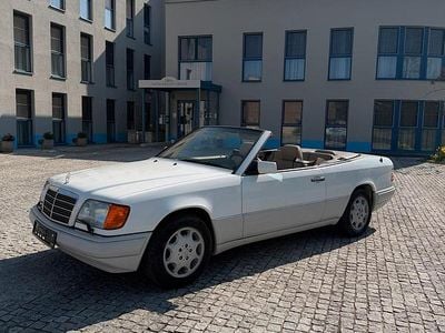 Gebraucht Mercedes E320 220 PS (161 kW) 1996 Weiß Cabrio