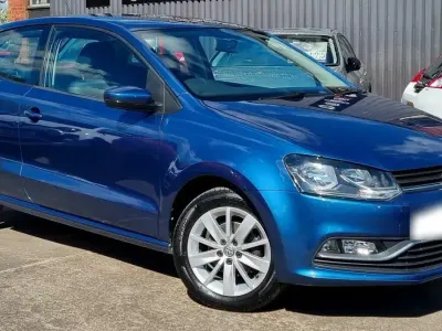 Gebraucht VW Polo 90 PS (66 kW) 2015 Blau Coupé
