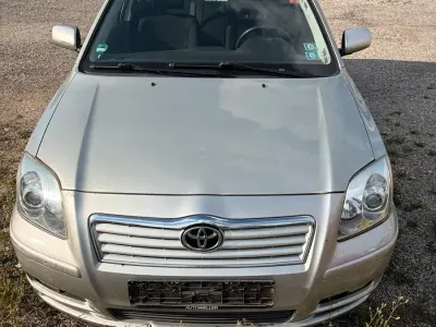 Gebraucht Toyota Avensis 129 PS (94 kW) 2004 Silber Kombi