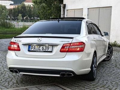 Weiß Gebraucht 2012 Mercedes E63 AMG AMG Limousine | 48.990 €