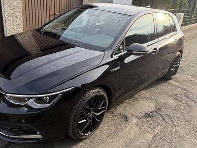 Używany VW Golf VII Style 150 KM (110 kW) 2020 Czarny Sedan/Limuzyna