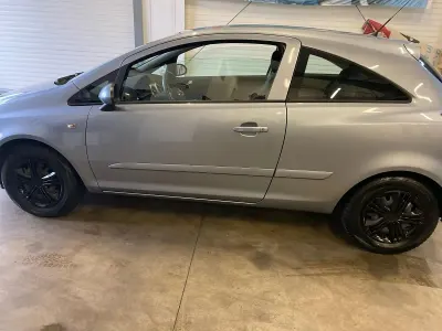 Używany Opel Corsa 2007 Szary Hatchback
