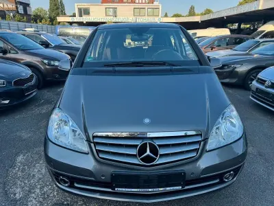 Gebraucht Mercedes A180 109 PS (80 kW) 2012 Grau Kleinwagen