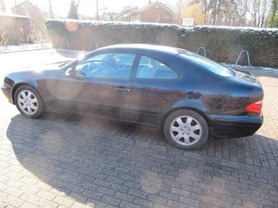 Blau Gebraucht 2002 Mercedes CLK200 Avantgarde Coupé | 2.900 € (Fairer Preis)