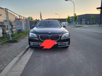 BMW 730