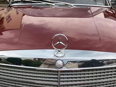 Gebraucht Mercedes 280 SE 177 PS (130 kW) 1977 Rot Limousine