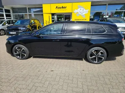 Gebraucht Opel Astra 145 PS (106 kW) 2024 Schwarz perla nera Kleinwagen