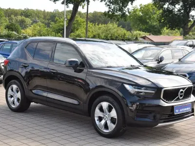 Gebraucht Volvo XC40 Momentum 190 PS (139 kW) 2019 Onyx black / metallic SUV