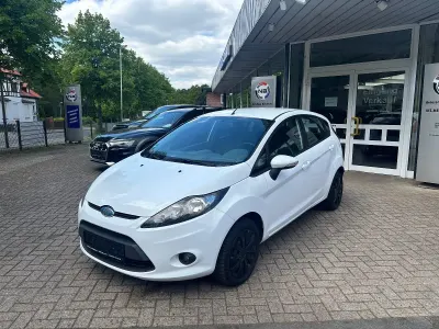 Gebraucht Ford Fiesta Trend 96 PS (70 kW) 2009 Weiß Limousine