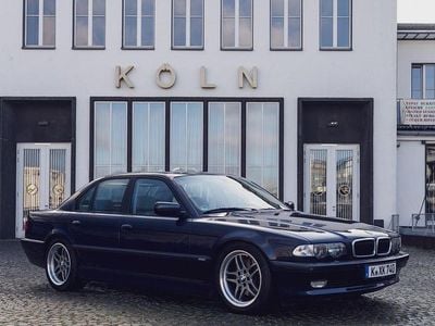 Second-hand BMW 740 M Performance 245 CP (180 kW) 2001 Albastru Berlinǎ