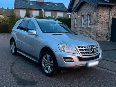 Gebraucht Mercedes ML300 224 PS (164 kW) 2026 Silber SUV