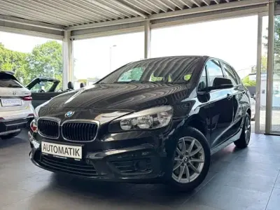 Gebraucht BMW 218 Basis 136 PS (100 kW) 2015 Schwarz Kombi
