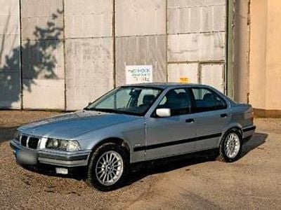 Usata BMW 323 170 CV (125 kW) 1998 Argento Berlina