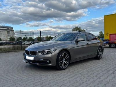 Gebraucht BMW 325 Luxury Line 224 PS (164 kW) 2016 Andere farben Limousine
