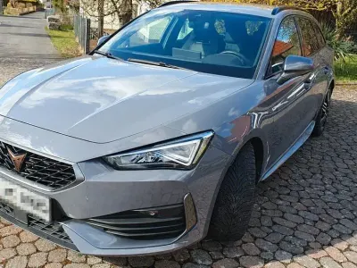 Używany Cupra Leon VZ 310 KM (228 kW) 2023 Szary Sedan/Limuzyna