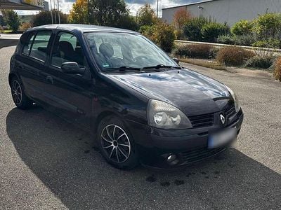 Gebraucht Renault Clio II 75 PS (55 kW) 2004 Kleinwagen