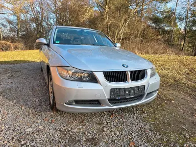 Gebraucht BMW 320 150 PS (110 kW) 2005 Silber Limousine