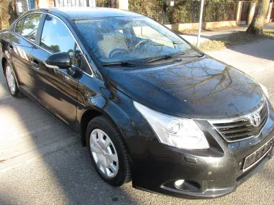 Gebraucht Toyota Avensis 126 PS (92 kW) 2010 Schwarz Limousine