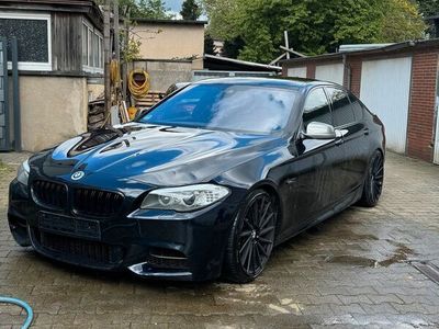 gebraucht BMW M550 d f10 xdrive carbonschwarz digitaltacho