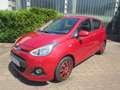 Gebraucht Hyundai i10 Trend 87 PS (63 kW) 2017 Rot Kleinwagen