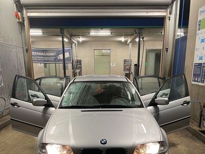 gebraucht BMW 318 i / 106.000 km / Fahrbereit 100%