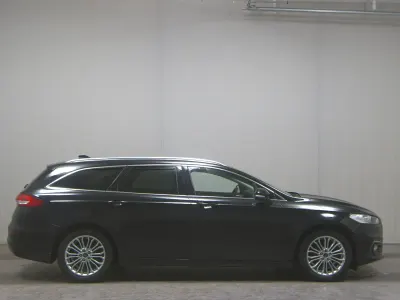 Używany Ford Mondeo Titanium 150 KM (110 kW) 2021 Czarny Sedan/Limuzyna