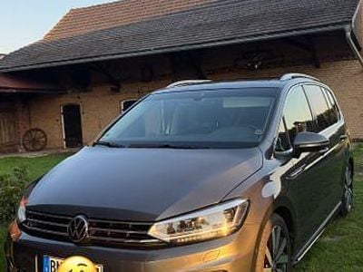 Grau Gebraucht 2017 VW Touran Highline Van / Kleinbus | 15.750 € (Etwas zu teuer)