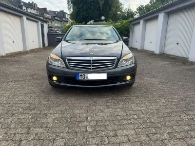 Gebraucht Mercedes C180 165 PS (121 kW) 2009 Grau Limousine