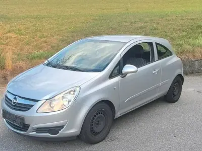 Gebraucht Opel Corsa 65 PS (47 kW) 2008 Silber Kleinwagen