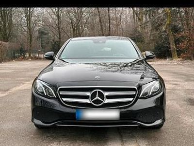Gebraucht Mercedes E220 194 PS (142 kW) 2017 Limousine