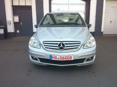 Używany Mercedes B170 116 KM (85 kW) 2009 Srebrny Minivan