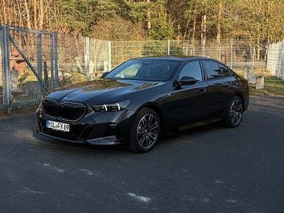 Gebraucht BMW 520 M Sport 208 PS (152 kW) 2024 Grau Limousine