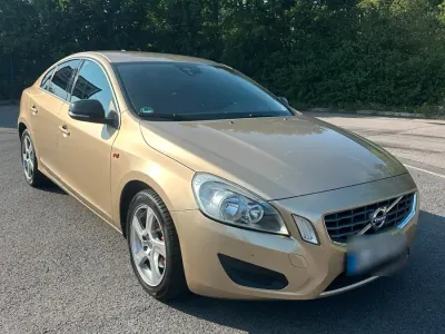 Gebraucht Volvo S60 180 PS (132 kW) 2011 Gold Limousine