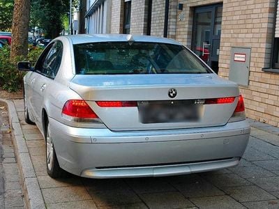 BMW 745